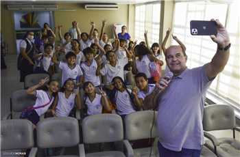 Alunos do Colégio Lourdinas visitam a Prefeitura